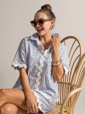 entro Pastel Blue Geometric Short Sleeve Top with White Rick Rack Trim